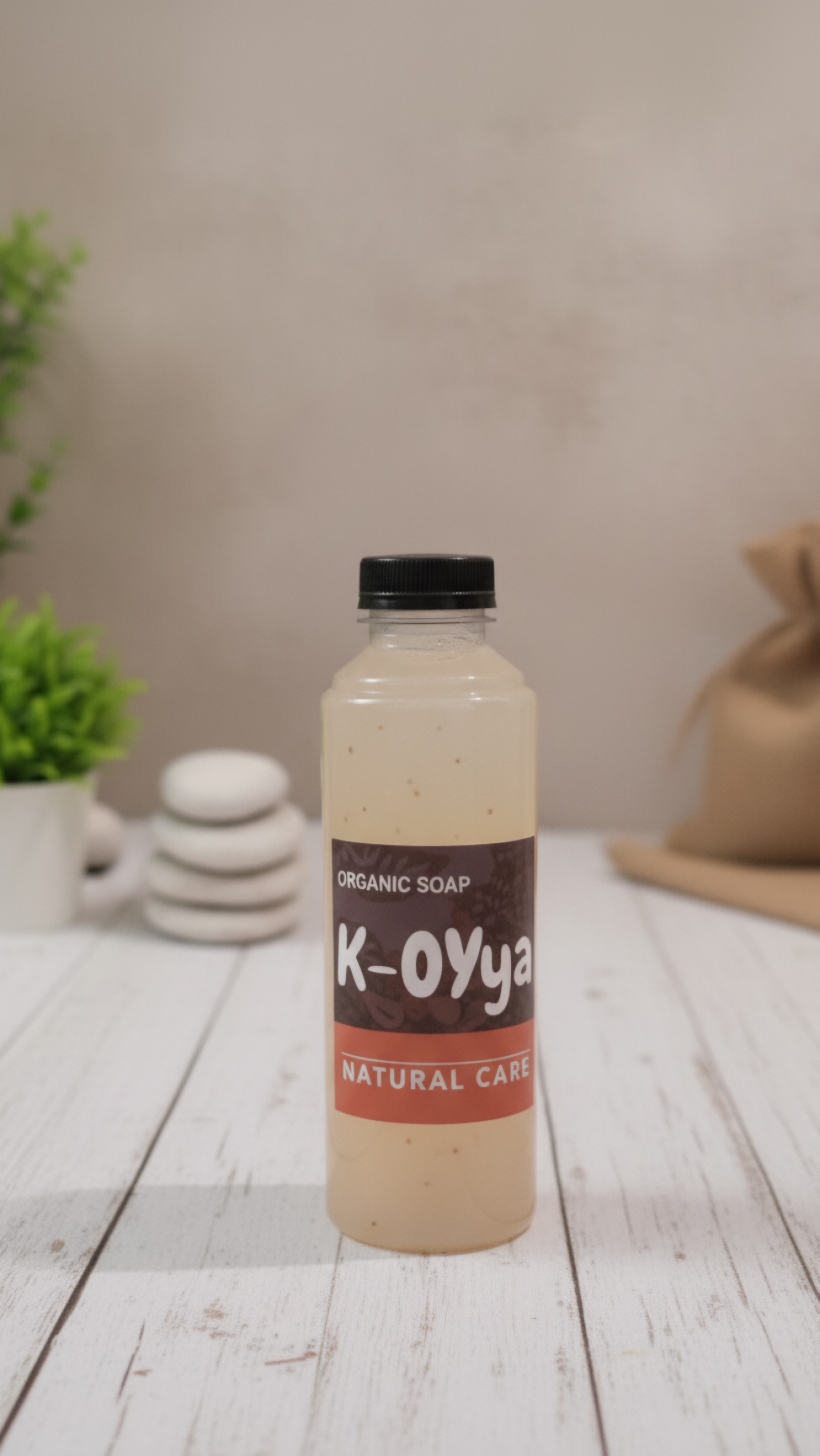 Sabun K-OYya dengan potongan buah lemon dan lime